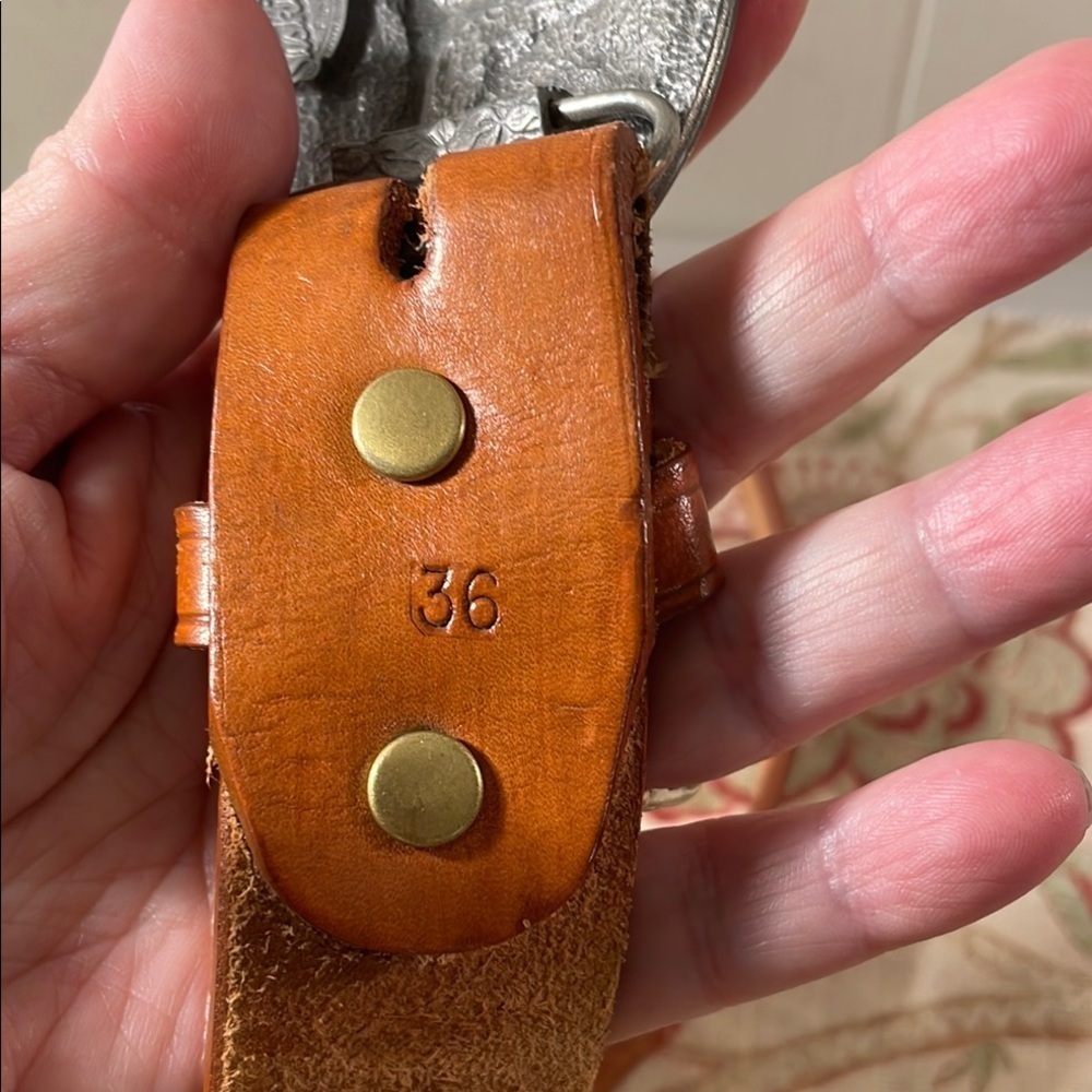 Vtg Longhorn Siskiyou L-89 USA Belt Buckle Etched Cognac Leather Belt - Picture 8 of 13